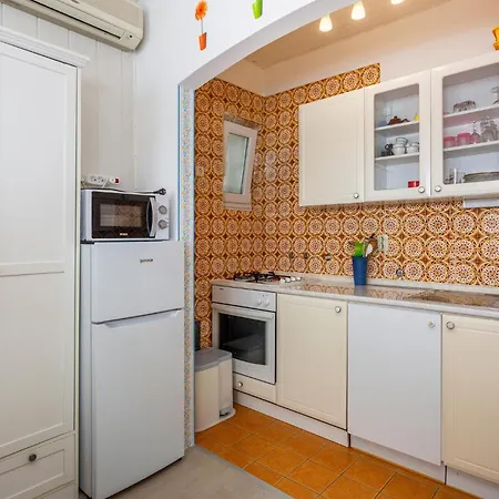 Apartment Stunning In With House Sea View